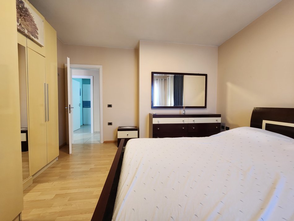 Apartament Me qira : 3+1& 2 baallkone 📍Qendër/ pazari ri (100 m2)  750 eu🔥🔥