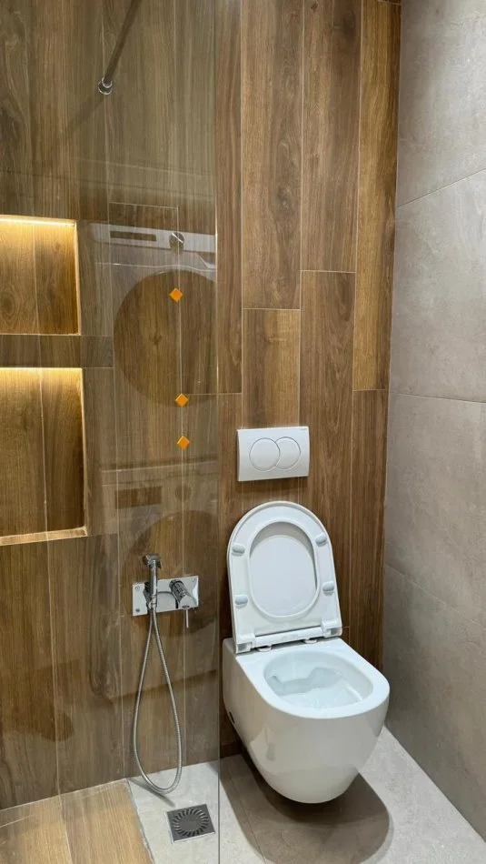 Tirane, jepet me qera apartament 2+1+Ballkon , 123 m² 1.850 € (Lake View Residence)