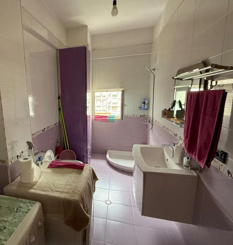 Tirane, jepet me qera apartament 2+1 Kati 3, 90 m² 600 € (Mbikalimi i Komunes se Parisit)