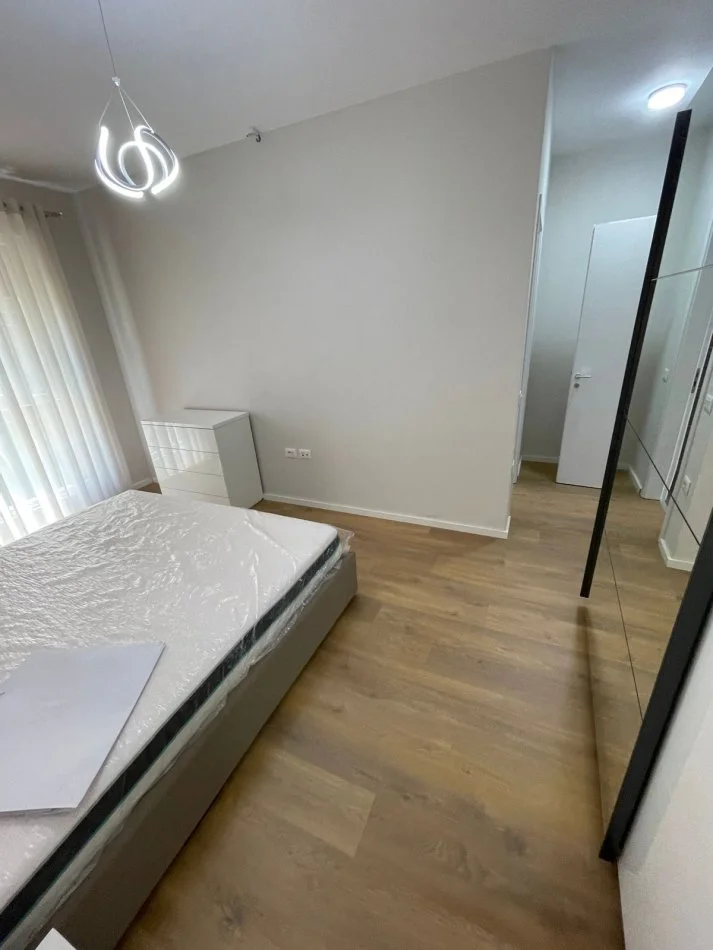 Tirane, jepet me qera apartament 2+1+Ballkon Kati 2, 100 m² 700 € (Don Bosko)