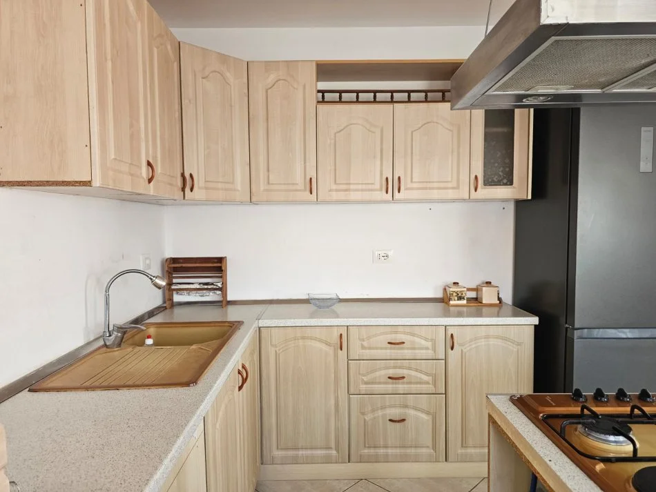 Tirane, jap me qera apartament+verande + 2 garazhde| Penthouse Kati 7,