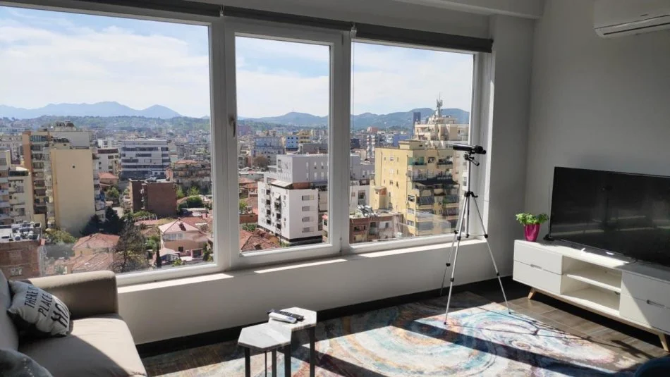 Tirane, jepet me qera apartament 2+1+Ballkon Kati 11, 100 m² 850 € (Pazari ri)