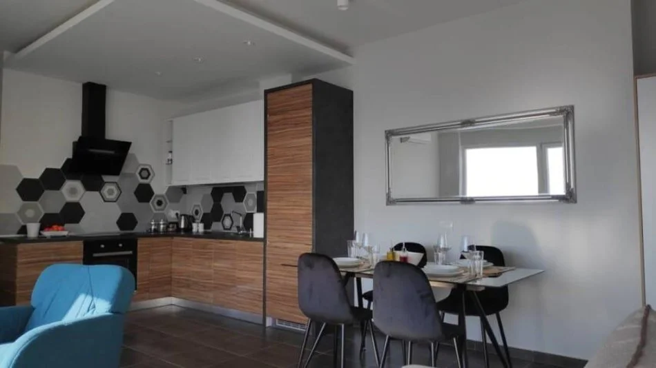 Tirane, jepet me qera apartament 2+1+Ballkon Kati 11, 100 m² 850 € (Pazari ri)