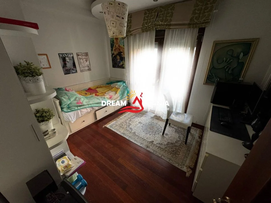 Tirane, shitet apartament 2+1+Ballkon Kati 4, 222 m² 225.000 € (Ali Dem, prane Fushes)