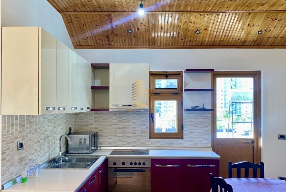 Tirane, jepet me qera shtepi 2+1+Ballkon Kati 3, 100 m² 500 € (Rruga Beniamin Kruta)