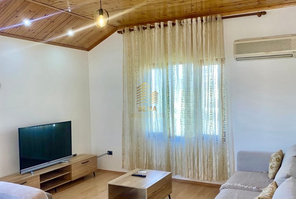 Tirane, jepet me qera shtepi 2+1+Ballkon Kati 3, 100 m² 500 € (Rruga Beniamin Kruta)