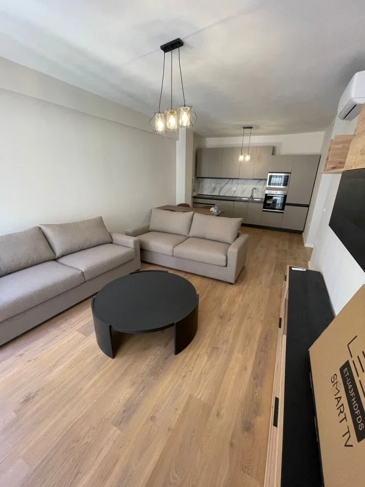 Tirane, jepet me qera apartament 2+1+Ballkon Kati 6, 100 m² 699 € (Don Bosko)