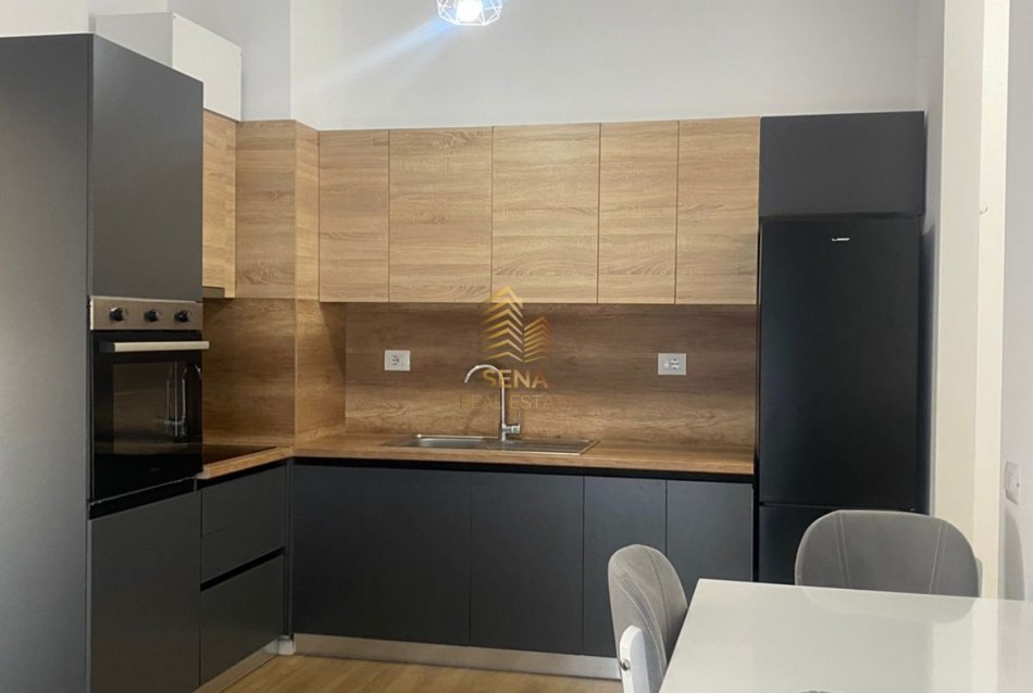 Tirane, jepet me qera apartament 2+1+Ballkon Kati 7, 70 m² 550 € (Rruga Pasho Hysa)