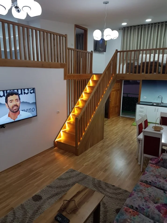 Tirane, jepet me qera apartament 2+1 Kati 5, 110 m² 600 € (Rruga e Durresit, prane gjimnazit Qemal Stafa)