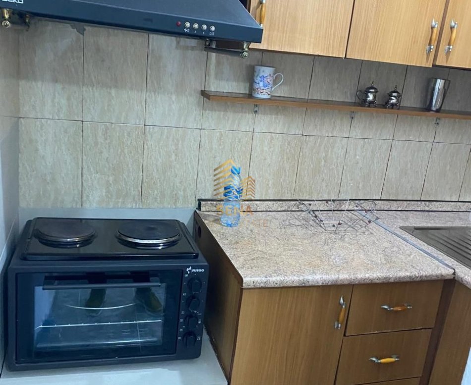 Tirane, jepet me qera garsonier 1+1 Kati 5, 44 m² 350 € (Rruga Bardhyl)
