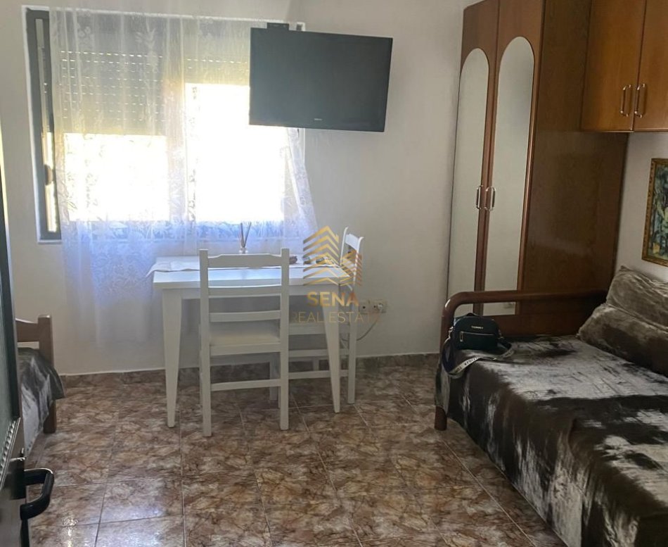 Tirane, jepet me qera garsonier 1+1 Kati 5, 44 m² 350 € (Rruga Bardhyl)
