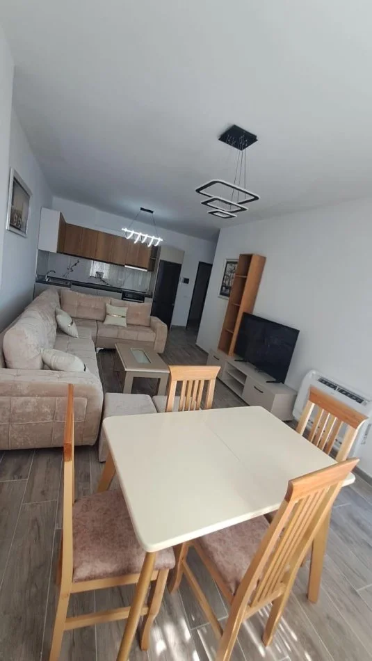 Tirane, jepet me qera apartament 1+1 Kati 8, 68 m² 400 € (Kamez, perballe Raiffaisen Bank)