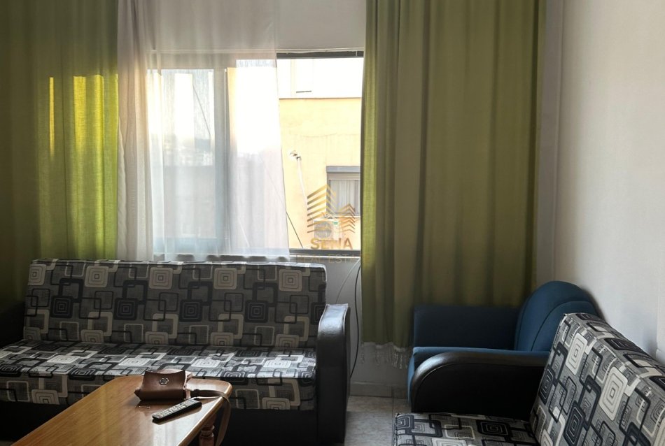 Tirane, jepet me qera apartament 1+1+Ballkon Kati 4, 80 m² 450 € (Rruga Ndre Mjeda)
