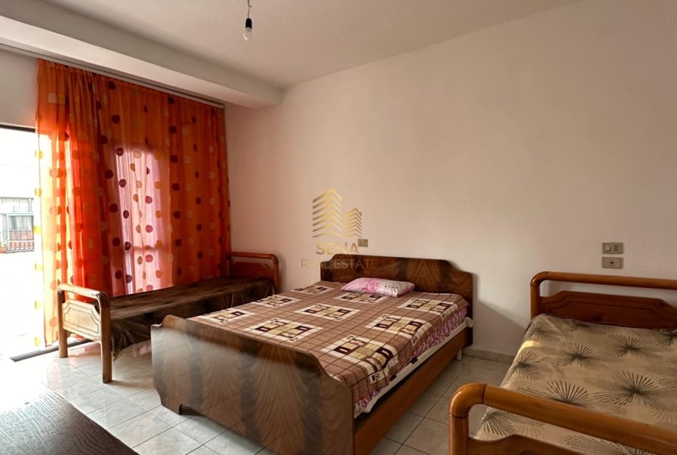 Tirane, jepet me qera apartament 1+1+Ballkon Kati 4, 80 m² 450 € (Rruga Ndre Mjeda)