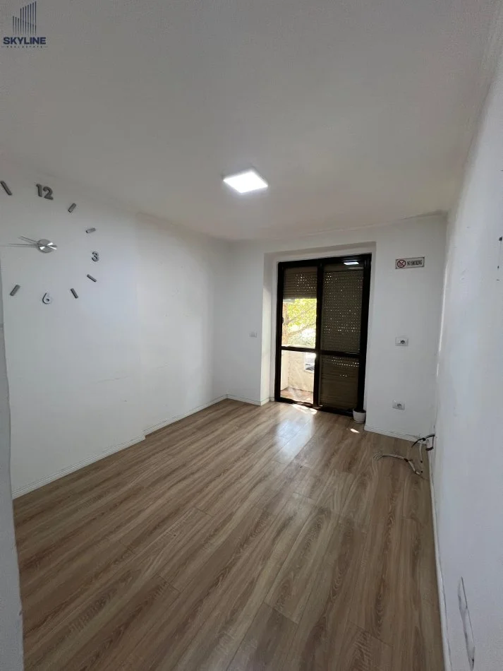Tirane, jepet me qera apartament Kati 2, 65 m² 700 €