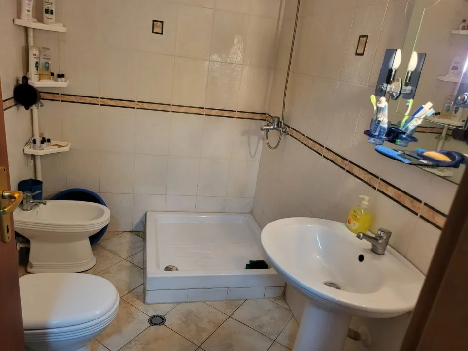 Mali Robit, shitet apartament 1+1+Aneks+Ballkon Kati 4, 78 m² 79.000 €