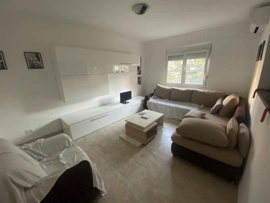 Tirane, shitet apartament 1+1 Kati 3, 55 m² 93.000 € (Porcelani)