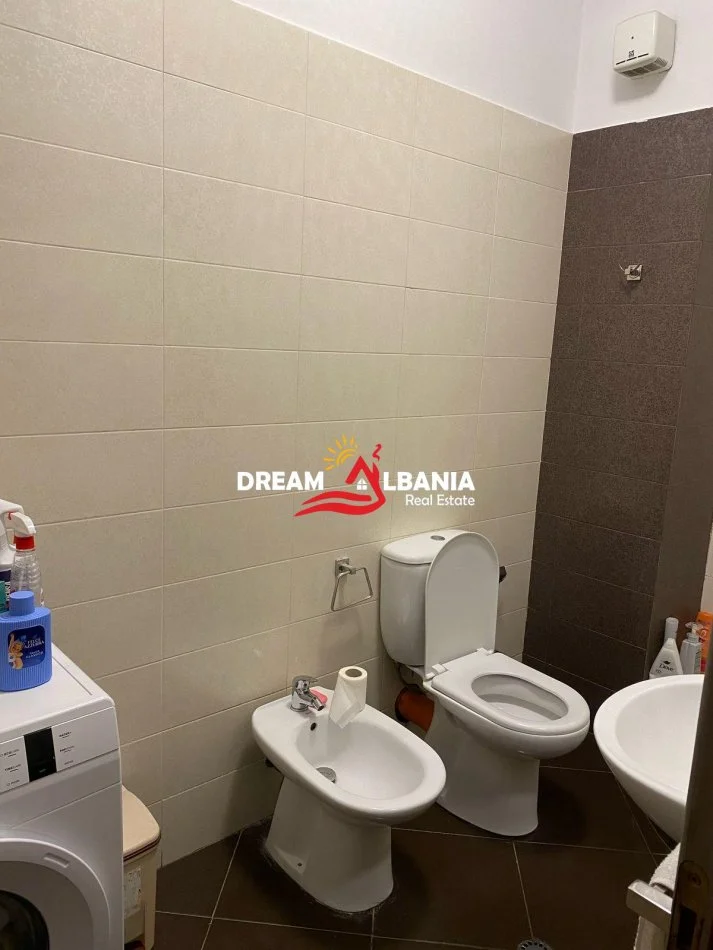 Tirane, jepet me qera apartament 1+1+Ballkon Kati 2, 60 m² 590 € (ne Zog te Zi prane Rotondos)