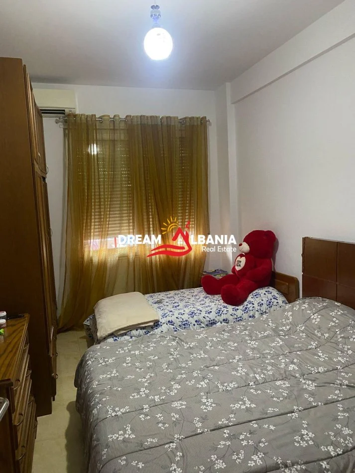 Tirane, jepet me qera apartament 1+1 Kati 4, 60 m² 450 € (ne Yzberisht prane KMY)
