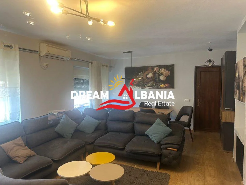 Tirane, jepet me qera 3+1 Kati 4, 100 m² 800 € (Rruga e Durresit)