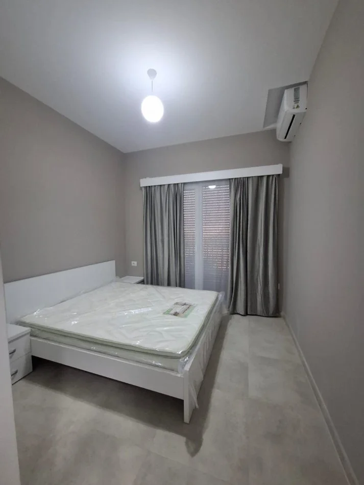 Tirane, jap me qera apartament 1+1 Kati 6, 65 m² 600 € (RRUGA BEDRI KARAPICI PERBALLE AMERIKAN 3)