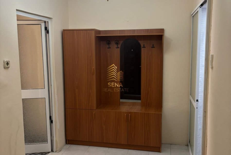 Tirane, jepet me qera apartament 1+1 Kati 3, 60 m² 400 € (Rruga Kongresi Lushnjes)