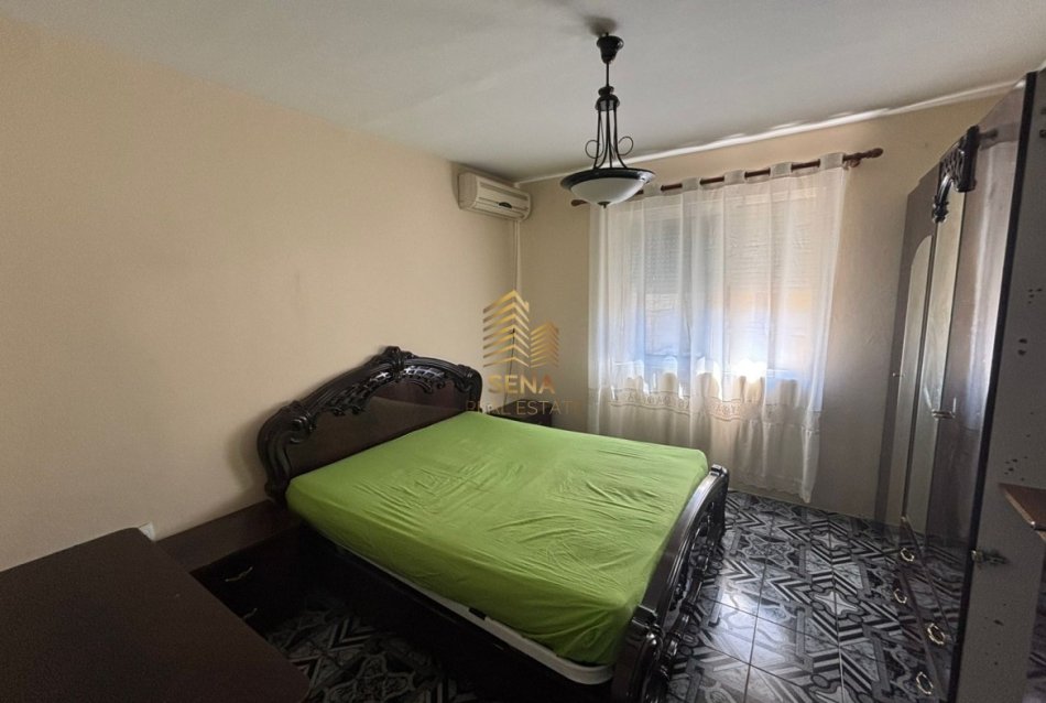 Tirane, jepet me qera apartament 1+1 Kati 3, 60 m² 400 € (Rruga Kongresi Lushnjes)