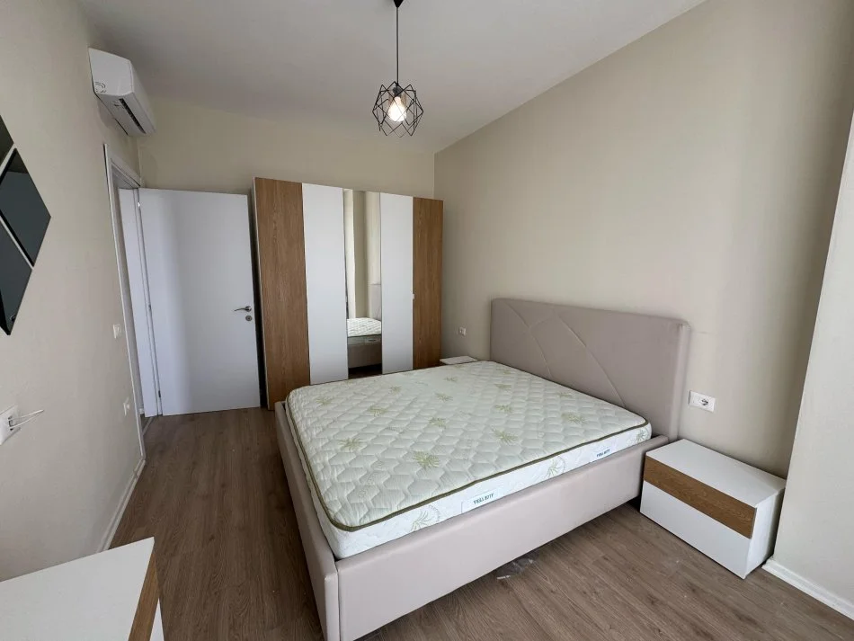 Tirane, jap me qera apartament 1+1+Ballkon Kati 8, 60 m² 550 € (rruga riza cerova)