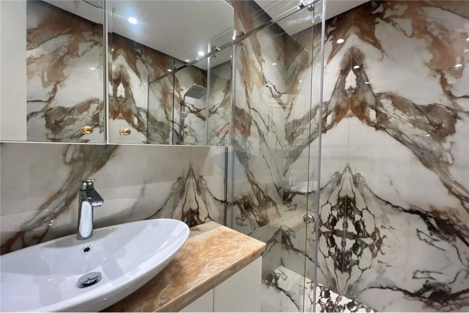 Tirane, jepet me qera apartament 1+1 Kati 7, 124 m² 1.400 € (delijorgji)