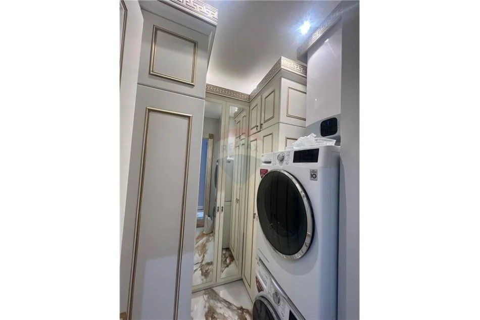 Tirane, jepet me qera apartament 1+1 Kati 7, 124 m² 1.400 € (delijorgji)