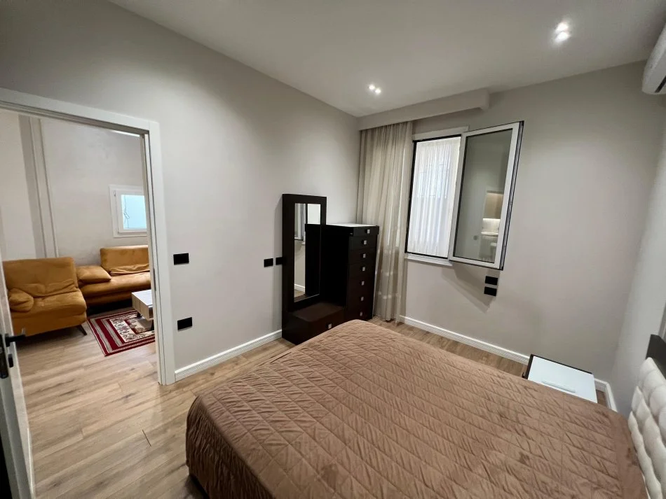 Tirane, jap me qera apartament 1+1 Kati 1, 60 m² 600 € (RRUGA E DURRESIT)