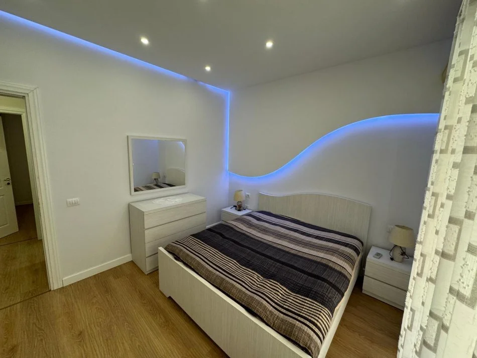 Tirane, jap me qera apartament 2+1 Kati 1, 80 m² 650 € (rruga liqeni i thate)