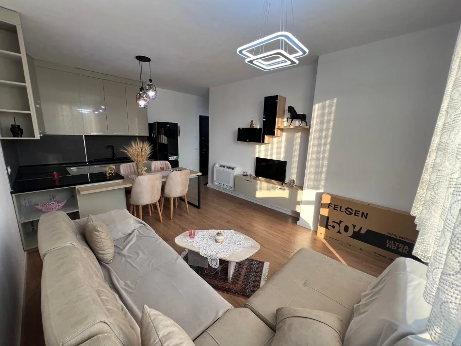 Tirane, jap me qera apartament 1+1 Kati 3, 55 m² 500 € (rruga filip jano)
