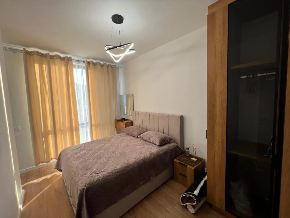 Tirane, jap me qera apartament 1+1 Kati 3, 55 m² 500 € (rruga filip jano)