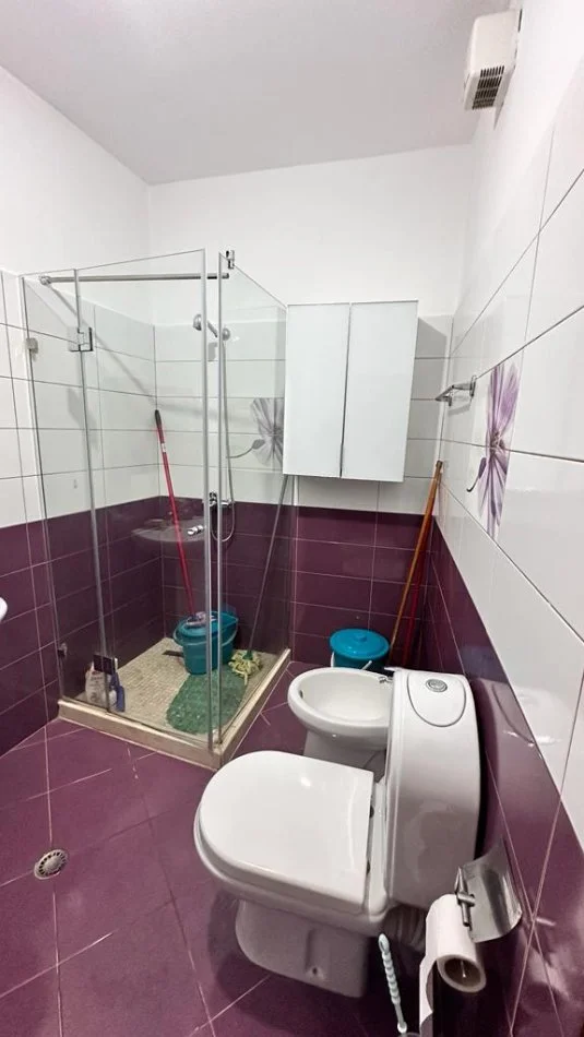 Tirane, jepet me qera apartament 2+1 Kati 5, 110 m² 500 € (Perballe Concept Home)