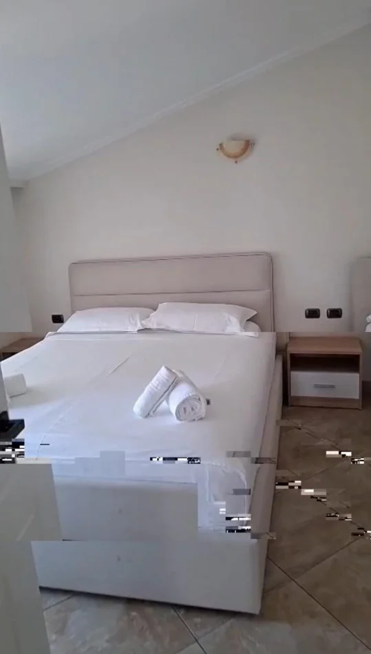 Tirane, jepet me qera apartament 1+1 Kati 4, 63 m² 500 € (Prane Gjimnazit Besnik Sykja)