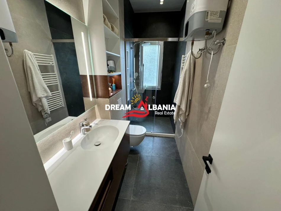 Tirane, shitet apartament 3+1 Kati 3, 135 m² 290.000 € (tek Liqeni Thate, prane Rr Peti)