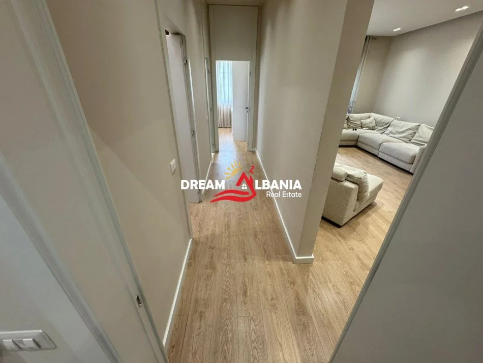 Tirane, shitet apartament 3+1 Kati 3, 135 m² 290.000 € (tek Liqeni Thate, prane Rr Peti)