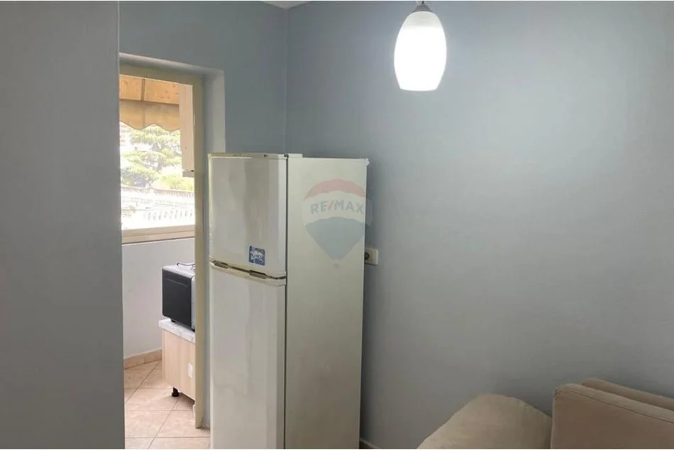 Tirane, jepet me qera apartament 1+1 Kati 4, 60 m² 450 € (rruga e elbasanit)