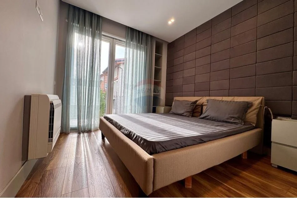 Tirane, jepet me qera apartament 3+1+Aneks+Ballkon Kati 3, 107 m² 1.200 € 