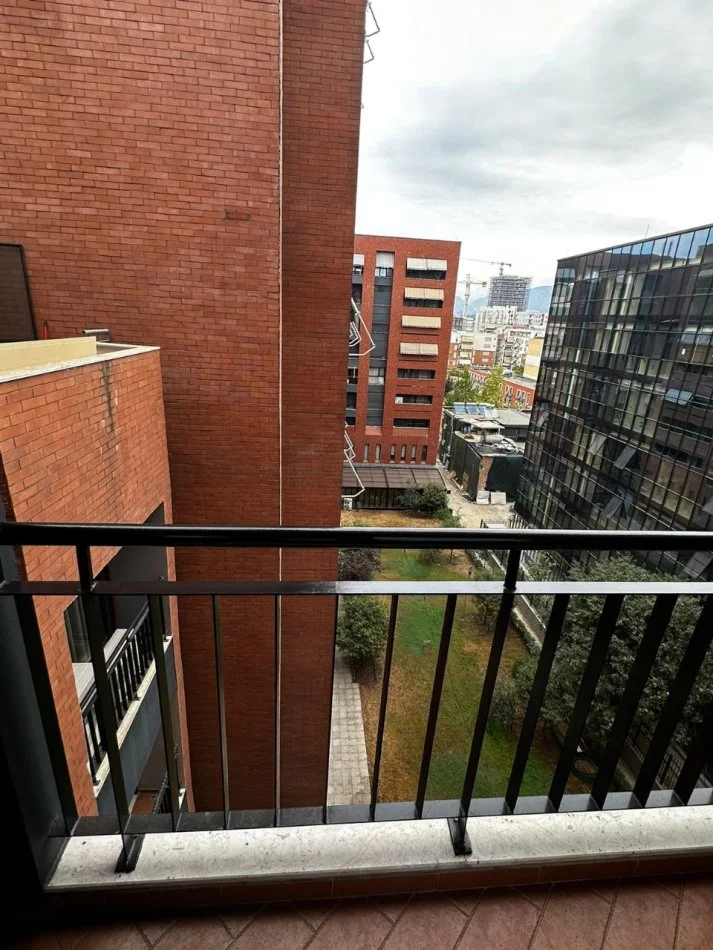 Tirane, jepet me qera apartament 1+1+Ballkon Kati 5, 75 m² 600 € (Jordan Misja SPAK)