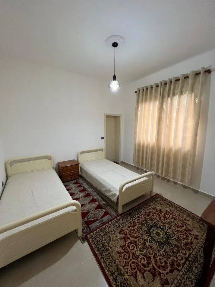 Tirane, jepet me qera apartament 2+1+Ballkon Kati 1, 110 m² 550 € (Kodra e Diellit)