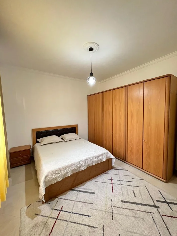 Tirane, jepet me qera apartament 2+1+Ballkon Kati 1, 110 m² 550 € (Kodra e Diellit)