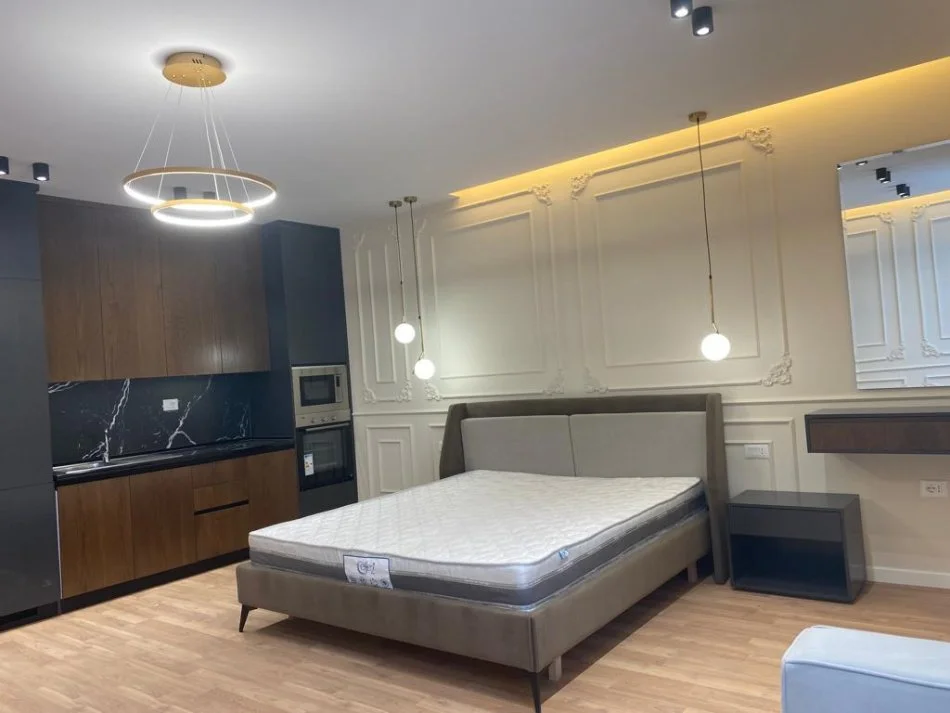 Tirane, jepet me qera apartament 1+1 , 580€ (KOMPLEKSI SQUARE 21)