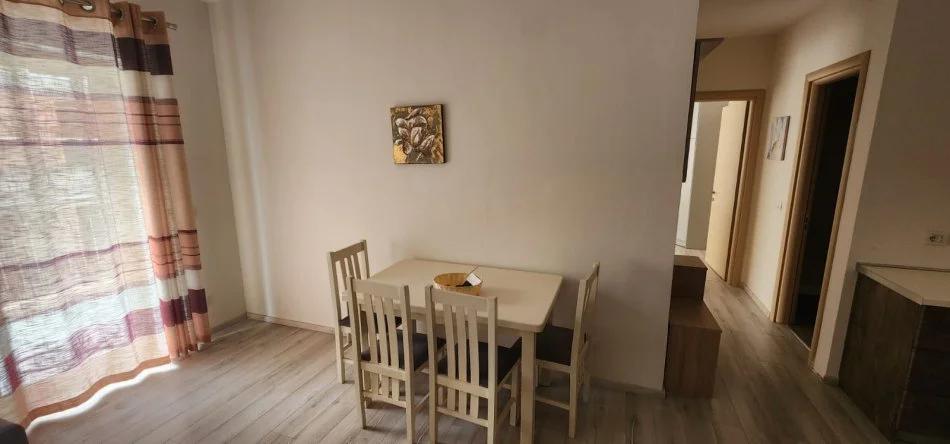 Tirane, jepet me qera apartament 2+1+Ballkon Kati 4, 100 m² 700 € (shyqyry brari)