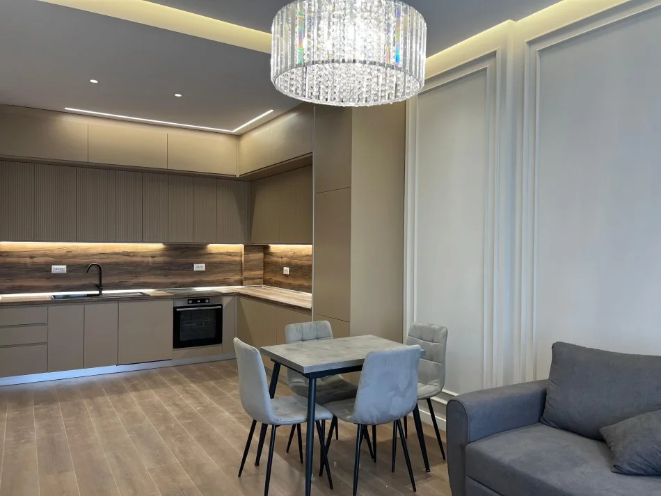 Tirane, jepet me qera apartament 1+1+Ballkon Kati 5, 68 m² 850 € (Bulevardi Gjergj Fishta)