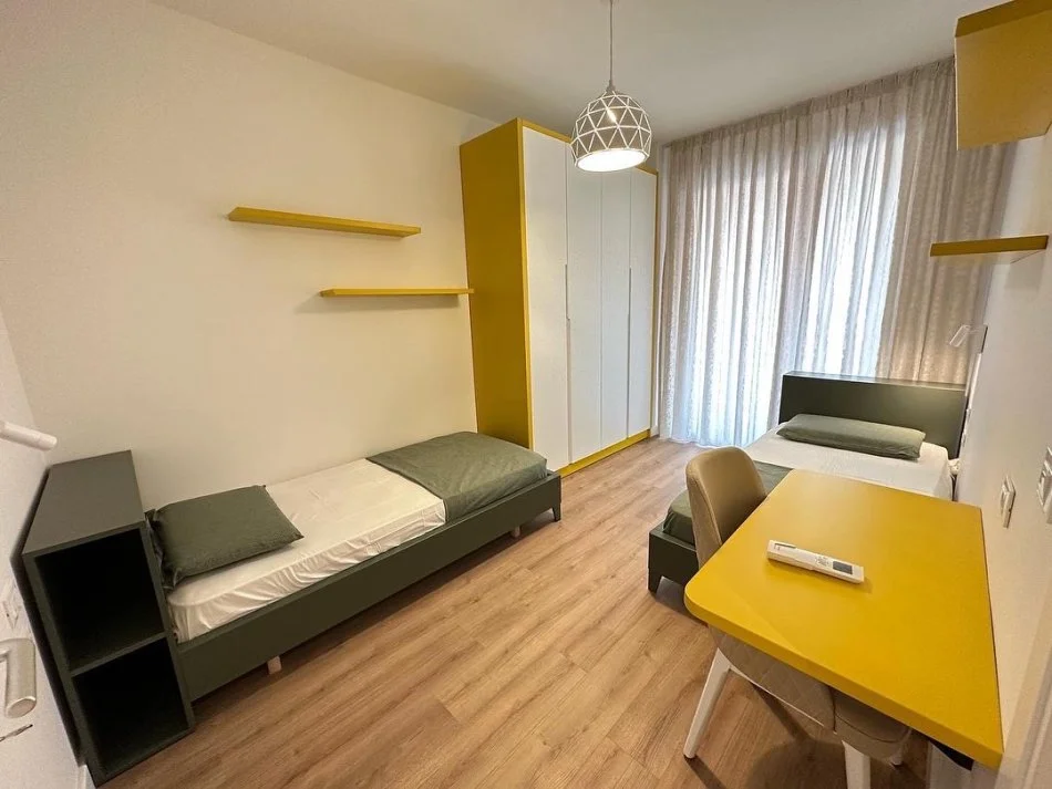 Tirane, jap me qera apartament 2+1+Ballkon Kati 2, 100 m² 1.200 € (rruga muhamet gjollesha)