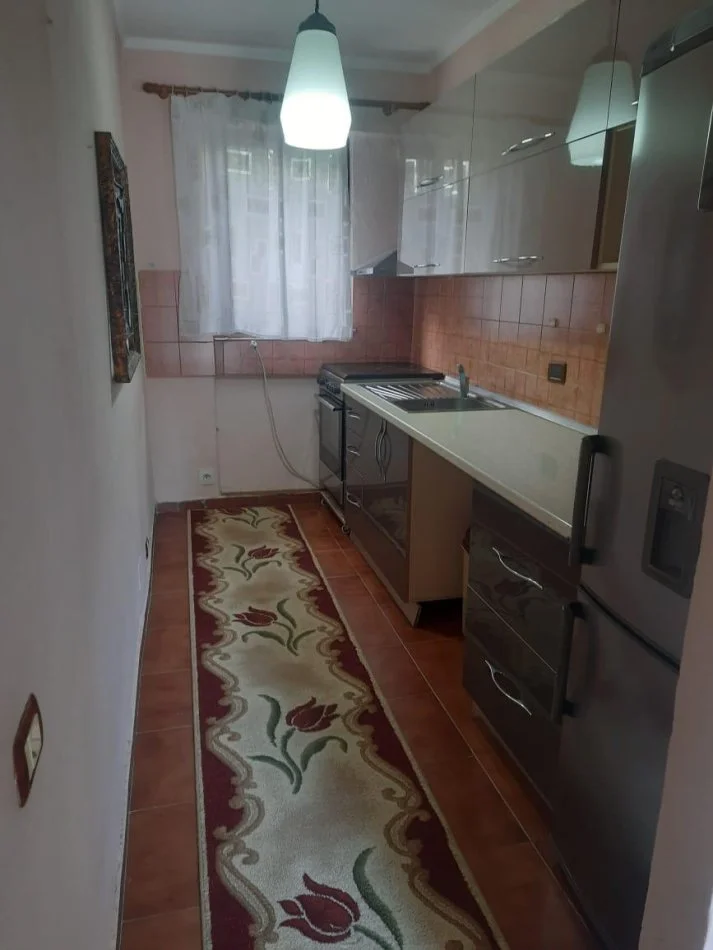Tirane, jepet me qera apartament 1+1 Kati 1, 460 € 