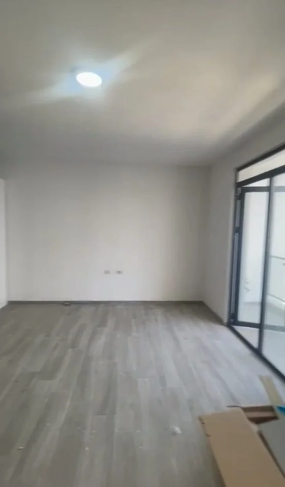 Tirane, jepet me qera apartament 3+1+Ballkon Kati 3, 117 m² 450 € (5 maj)