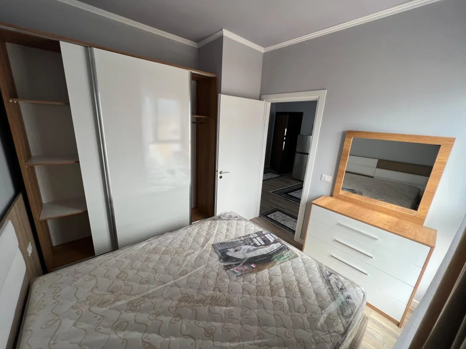 Tirane, jap me qera apartament 1+1 Kati 8, 500 m² 500 € (RRUGA 5 MAJI)